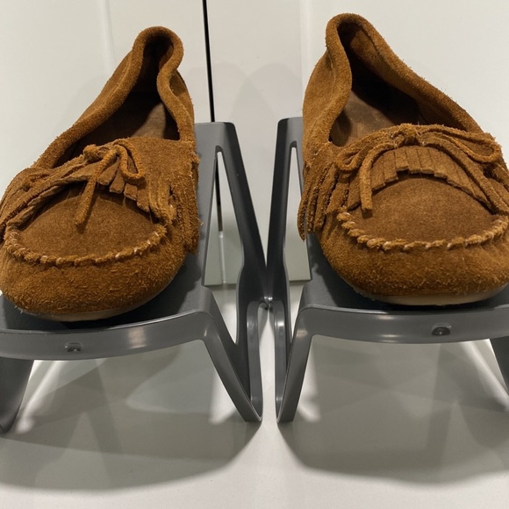 Minnetonka Women's Size 8 Kilty Hardsole Moccasins Brown Classic - Picture 8 of 8
